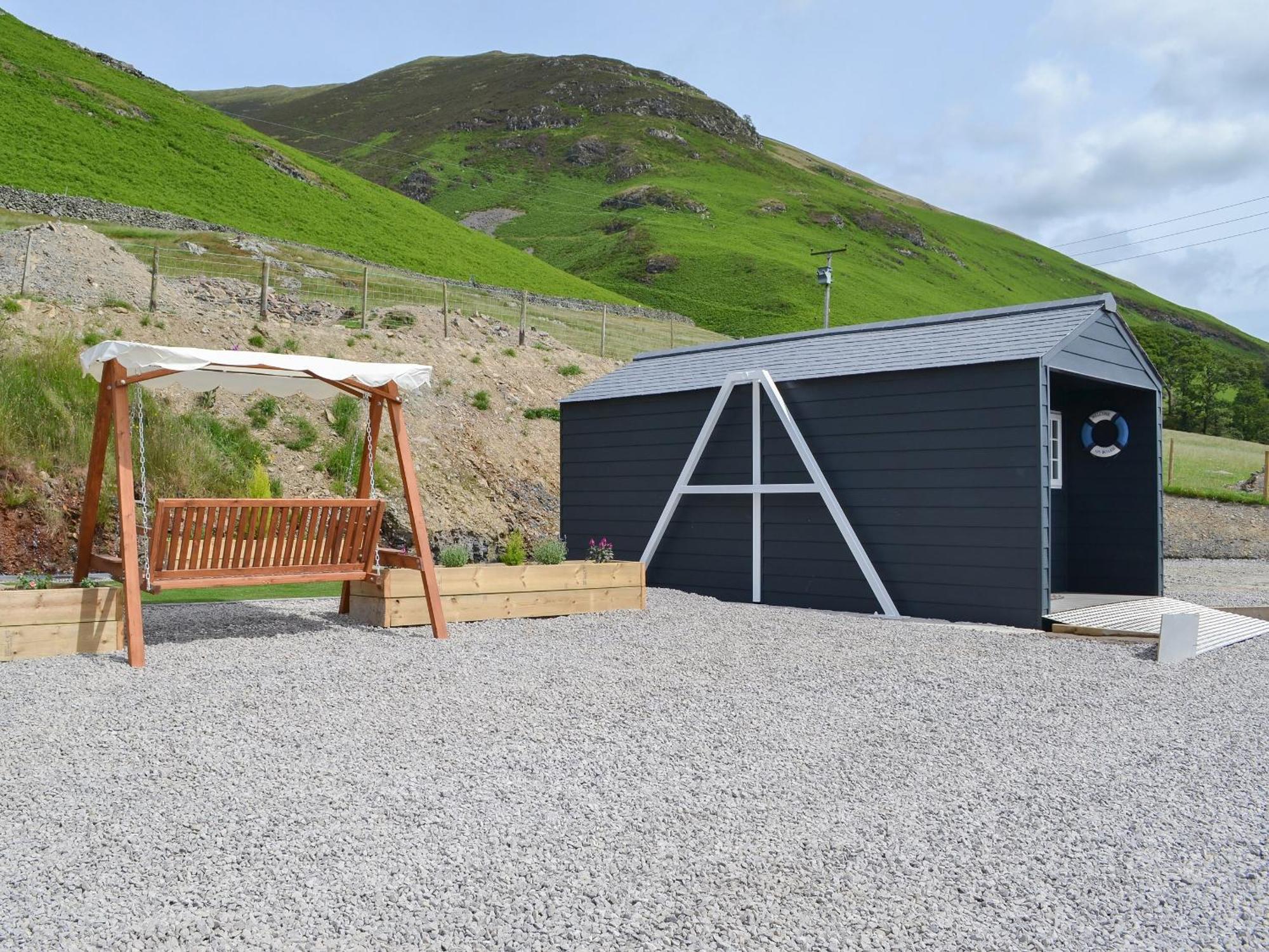 The Rocking Lodge Threlkeld Exterior photo